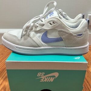 Nike Women’s White and Purple Sneakers